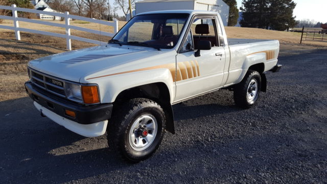 1987 Toyota SR5 5 Speed Manual SR5 Cab & Chassis 2-Door