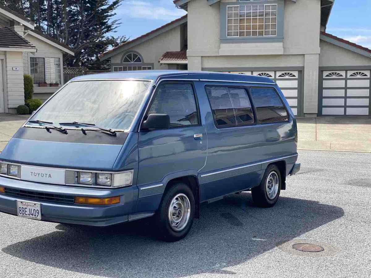 1987 Toyota Van LE