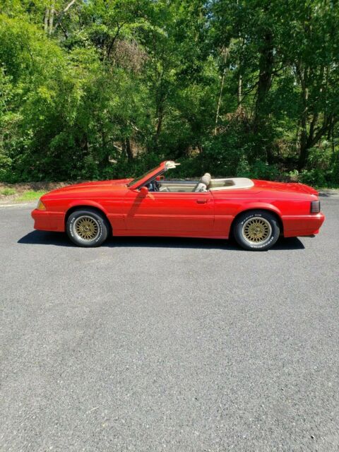 1988 Ford Mustang 2 seater converable