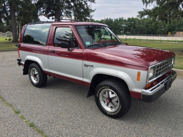 1988 Ford Bronco LOWEST MILE BRONCO II IN THE WORLD! MUSEUM PIECE!!