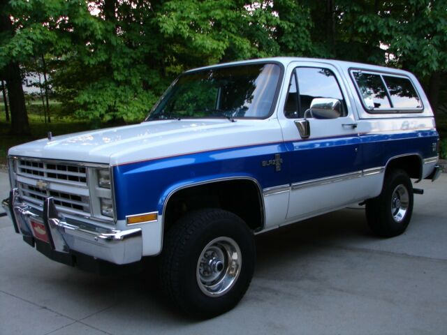 1988 Chevrolet Blazer K5 SILVERADO 4X4 AUTOMATIC *** SALE PENDING ***