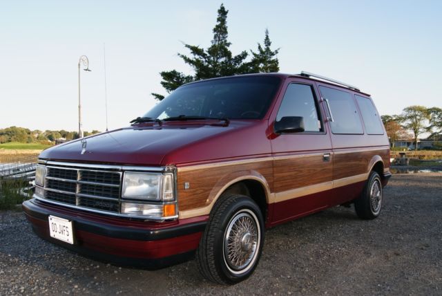 1988 Dodge Caravan le