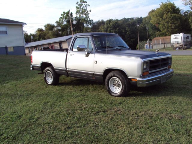 1988 Dodge Ram 1500 standard