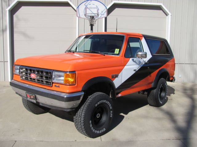 1988 Ford Bronco Custom Sport Utility 2-Door