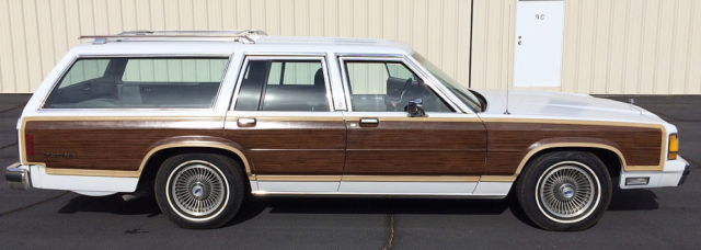 1988 Ford Country Squire Wagon