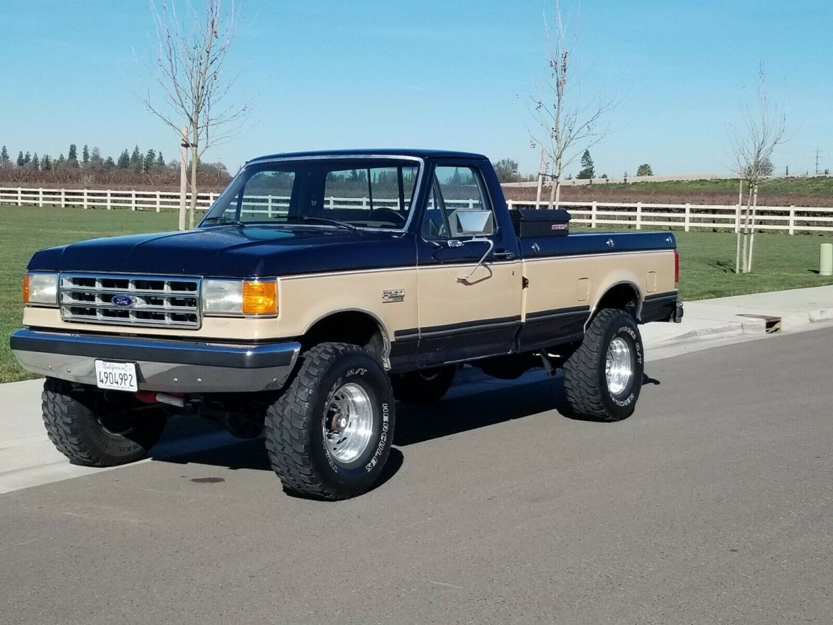 1988 Ford F-250 2 tone Blue and Tan
