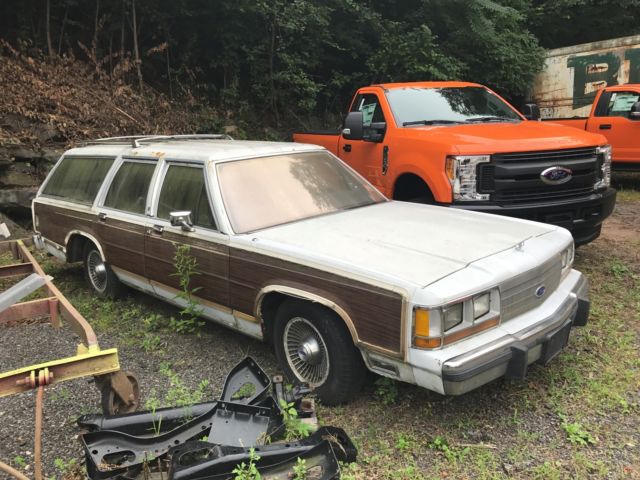 1988 Ford Country Squire LDT Wagon Wagon