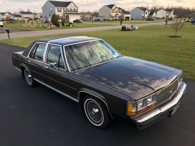 1988 Ford Crown Victoria LX