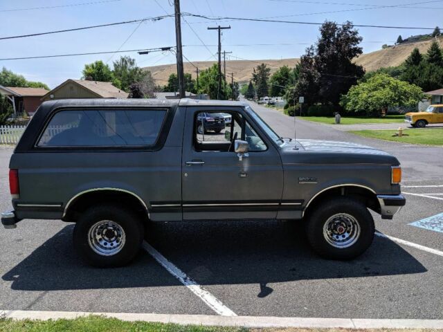 1988 Ford Bronco Grey