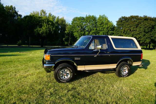 1989 Ford Bronco EDDIE BAUER /4x4 /Full Size /