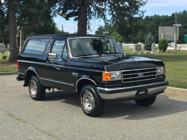 1989 Ford Bronco ONLY 1,563  MILES!  MUSEUM QUALITY LIKE BRAND NEW!