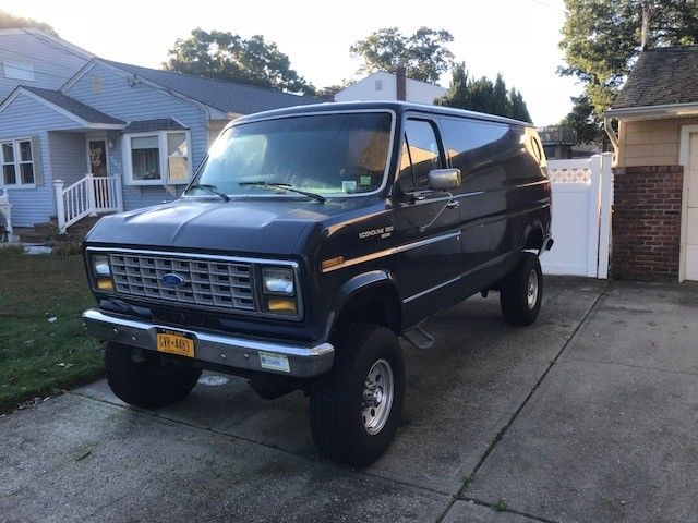 1989 Ford Econoline Van XL