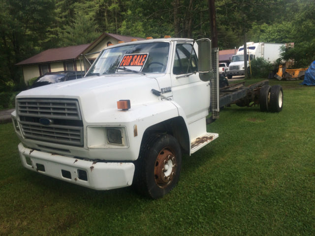 1989 Ford F 700 Straight Truck