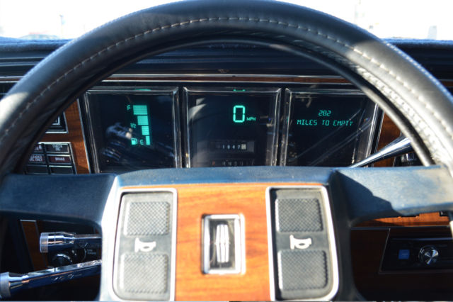 1989 Lincoln Town Car Top Speed