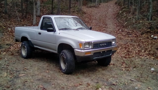 1989 Toyota Pickup 22RE 4WD 5 Speed