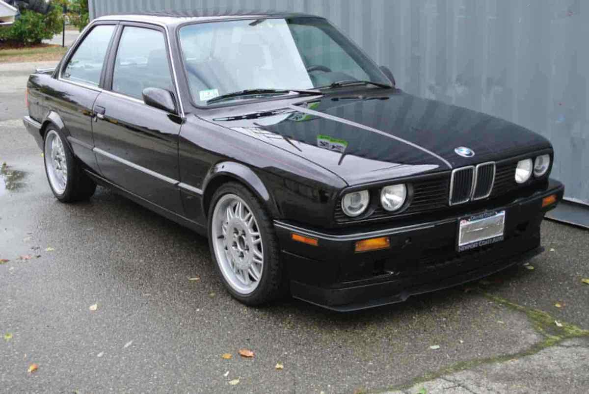 1990 BMW 325i Standard