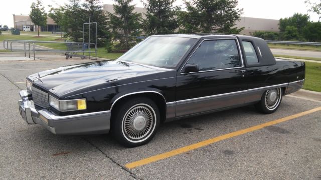 1990 Cadillac Fleetwood --