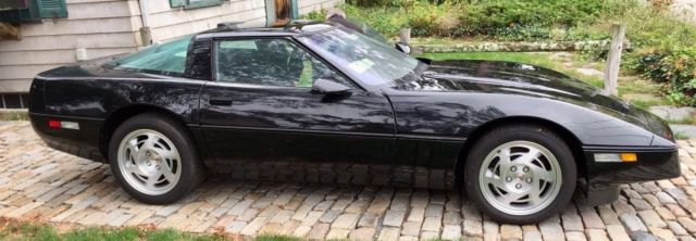 1990 Chevrolet Corvette black