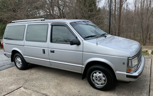 1990 Dodge Grand Caravan SE