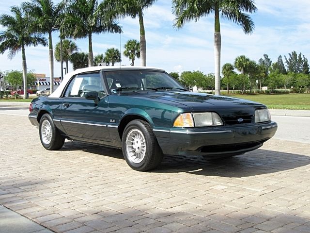 1990 Ford Mustang LX Convertible 2-Door