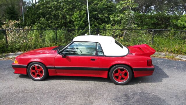1990 Ford Mustang L.X