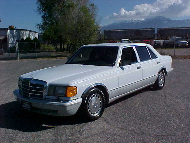 1990 Mercedes-Benz 300-Series