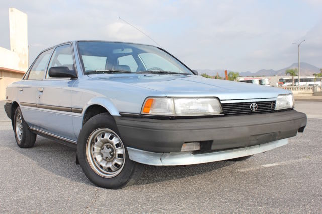 1990 Toyota Camry DX SEDAN