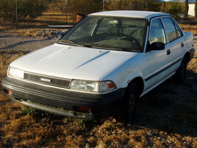 1990 Toyota Corolla 4 DOOR