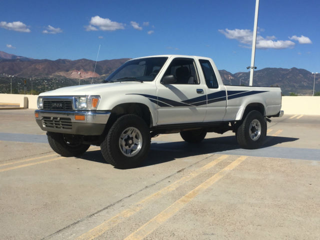 1990 Toyota Tacoma Deluxe
