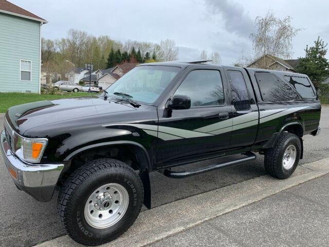 1990 Toyota Tacoma DELUXE EXTENDED CAB 4WD SR5 3.0L V6 5-SPD LOW MILES