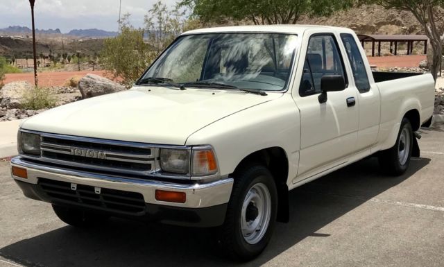 1990 Toyota Pickup DLX