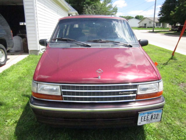 1991 Plymouth Grand Voyager LE