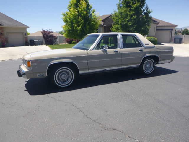 1991 Ford Crown Victoria LX