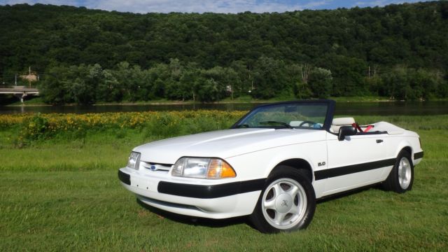 1991 Ford Mustang 2 door convertible LX 5.0L