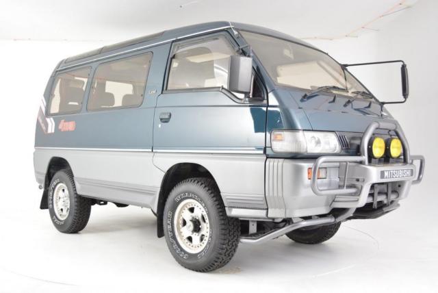 1991 Mitsubishi Delica Exceed 5-Speed 4WD