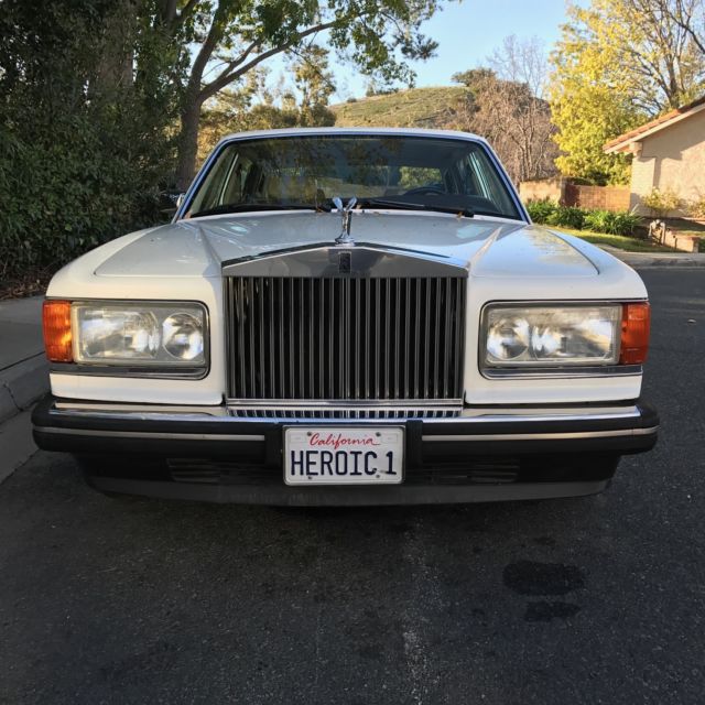 1991 Rolls-Royce Silver Spirit/Spur/Dawn CREAM WITH BROWN PIPPING