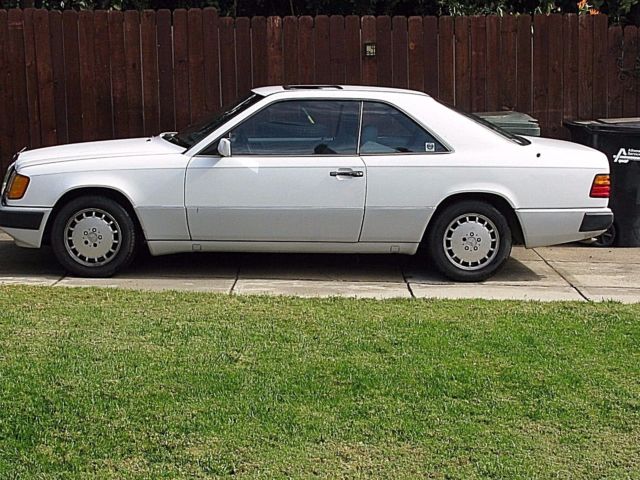 1993 Mercedes-Benz 300-Series COUPE