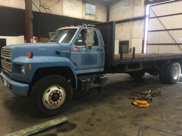 1992 Ford F800