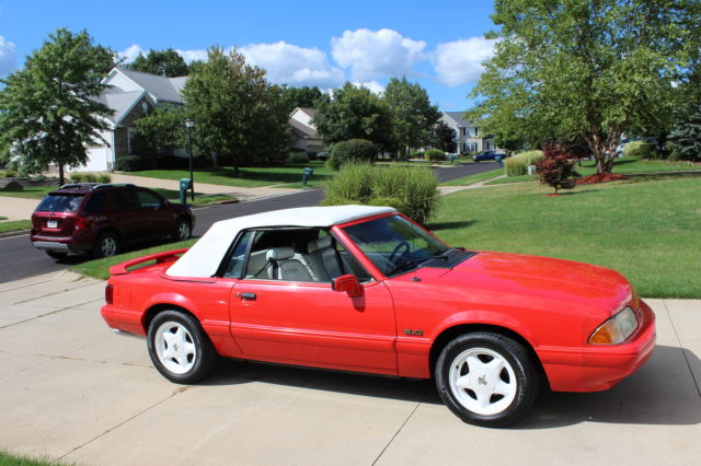1992 Ford Mustang SUMMER EDITION FEATURE CAR