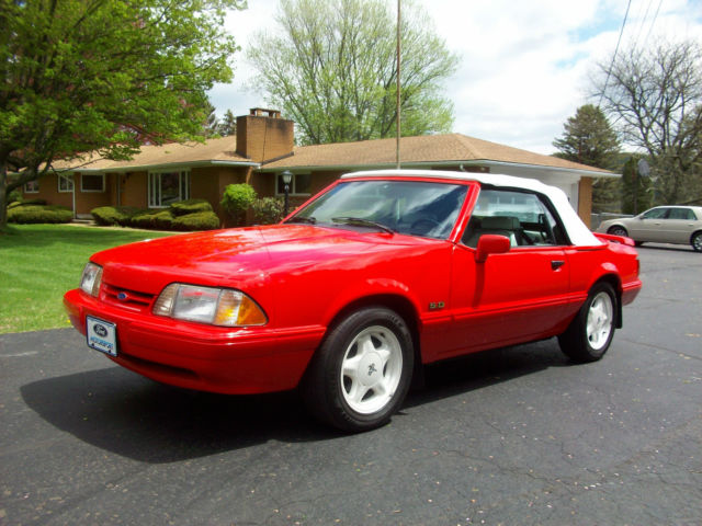 1992 Ford Mustang Red