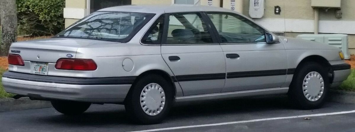 1992 Ford Taurus L