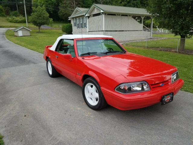 1992 Ford Mustang LX/SE