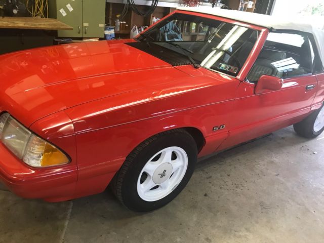 1992 Ford Mustang summer edition