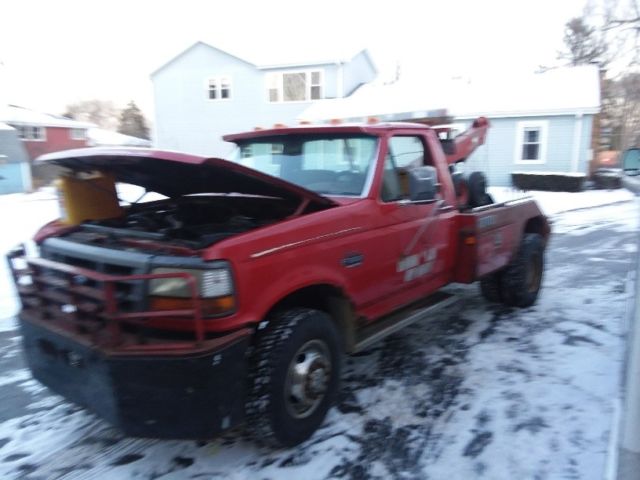 1993 Ford Tow Truck yes
