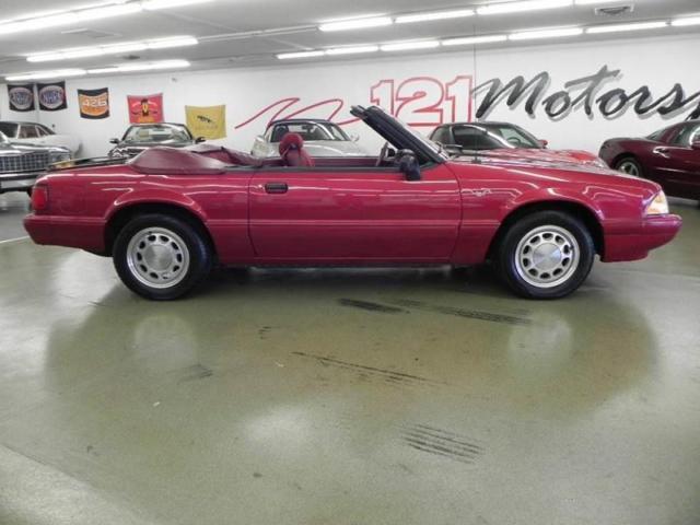 1993 Ford Mustang LX 2dr Convertible