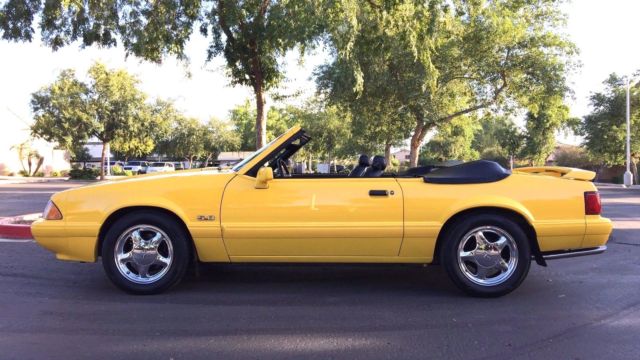 1993 Ford Mustang LX Convertible FEATURE car