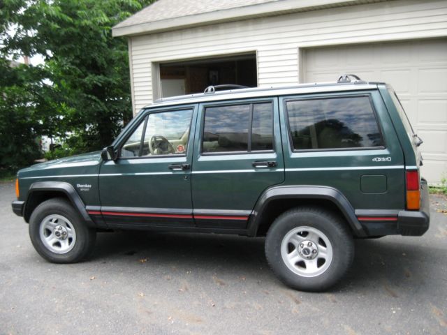 1994 Jeep Cherokee Sport 4X4 5 speed low miles