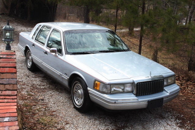 1994 Lincoln Town Car gray leather