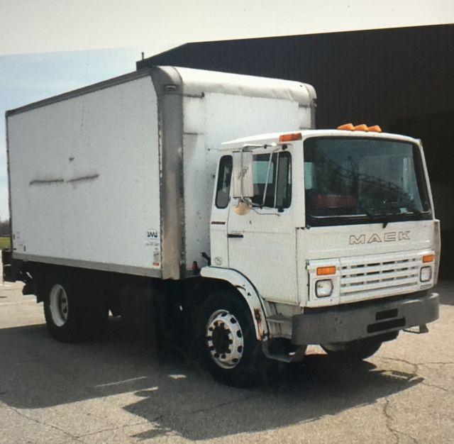 1994 Other Makes MS200P Mid-Liner