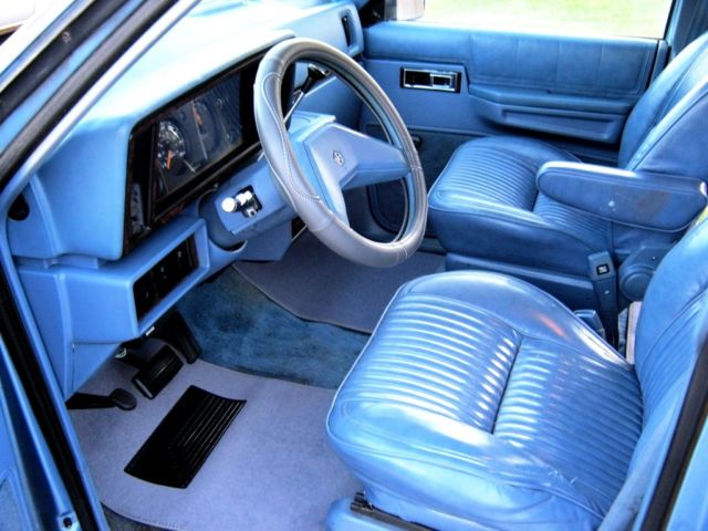 1984 Dodge Caravan SE